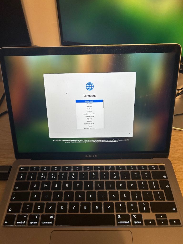 MacBook Air 2020 - broken keyboard 