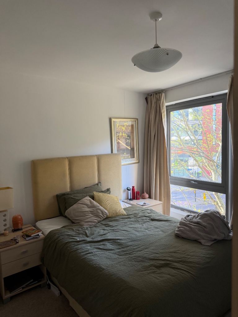 En suite room available now 