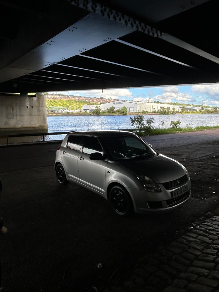 Suzuki, SWIFT, Hatchback, 2006, Manual, 1328 (cc), 5 doors
