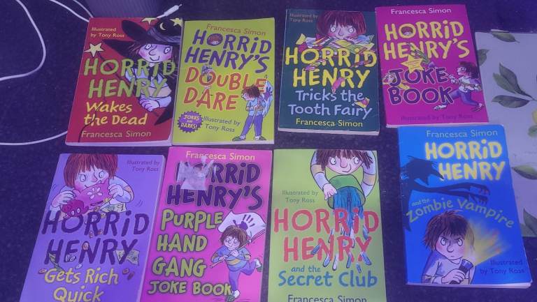 Horrid Henry Book Bundle – 8 Books, Good Condition
