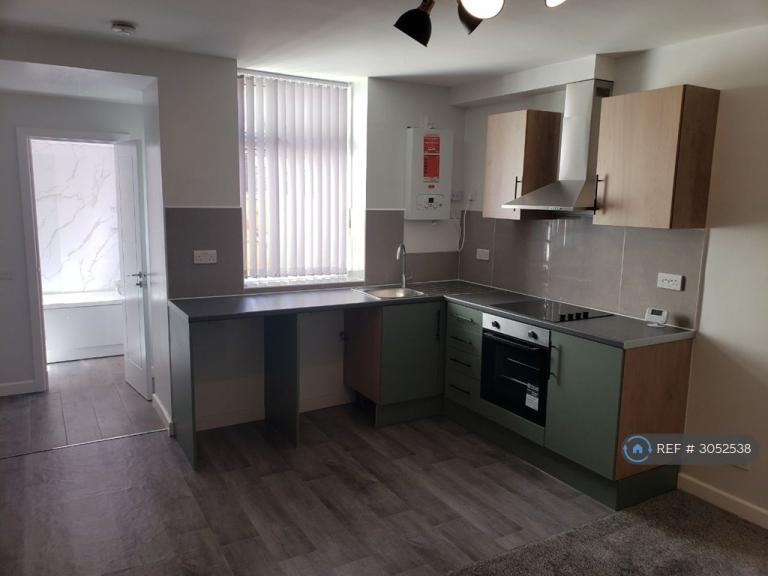 1 bedroom flat in Green Street, Burnley, BB10 (1 bed) (#3052538)