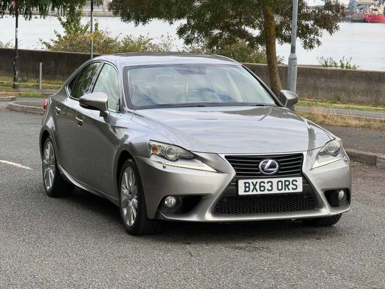 2013 Lexus IS 2.5 300h Luxury E-CVT Euro 5 (s/s) 4dr SALOON Petrol/Electric Hybrid Automatic