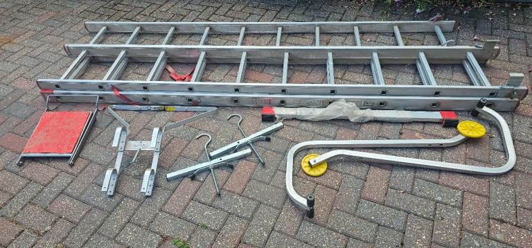 Triple section Aluminium Ladder with Ladder Stabiliser and Accessories