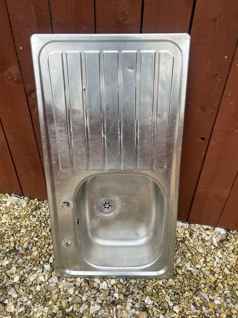 Stainless steel kitchen sink 