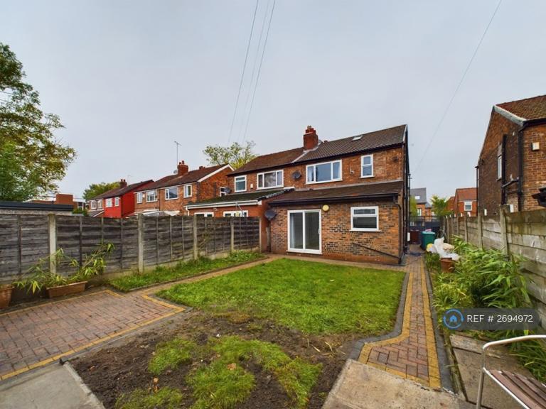 4 bedroom house in Moseley Road, Levenshulme, Manchester, M19 (4 bed) (#2694972)