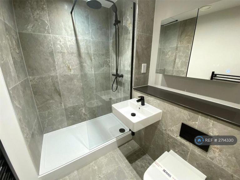 2 bedroom flat in Dutton Street, Manchester, M3 (2 bed) (#2714330)