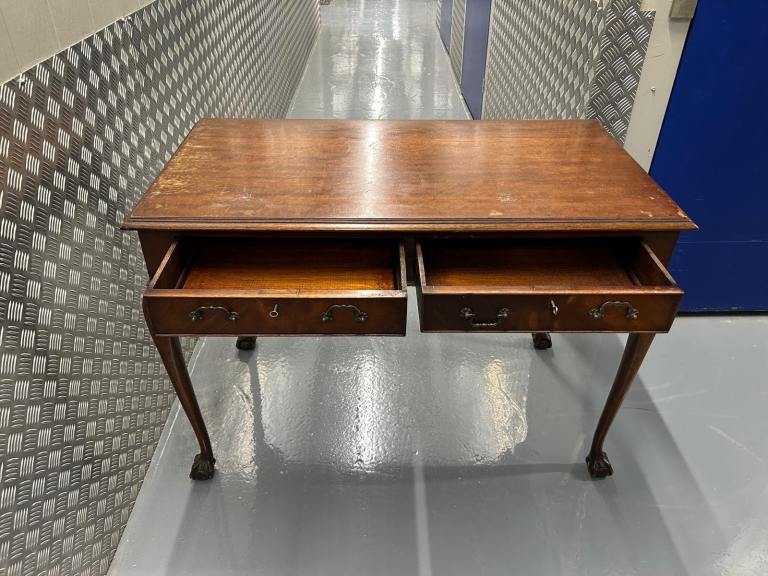 Desk antiques 