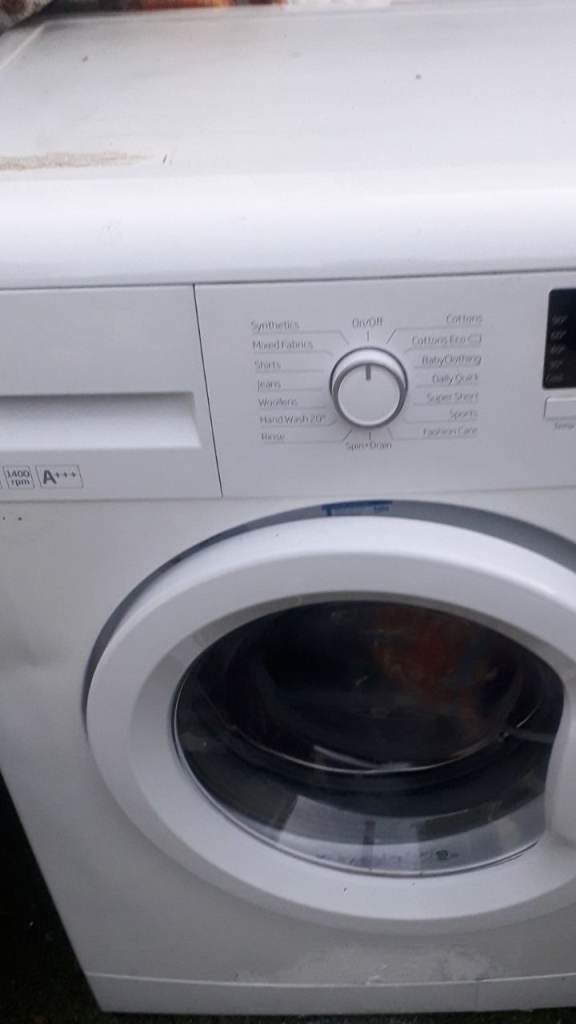 White Washing Machine – Good Condition