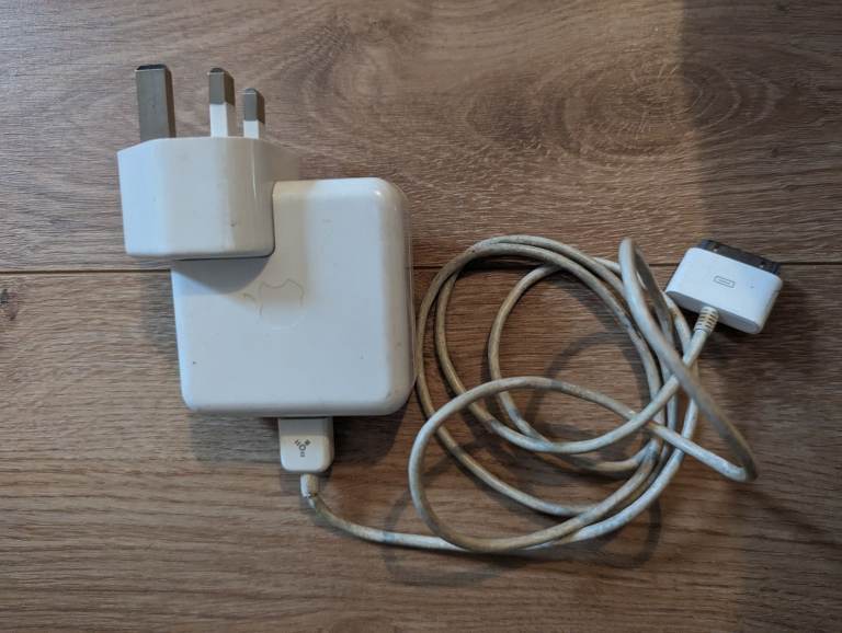 GENUINE APPLE MACBOOK CHARGER WITH DOCK UK PLUG