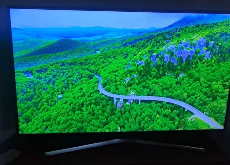 SAMSUNG 50 INCH 4K UHD SMART TV (SOLD)