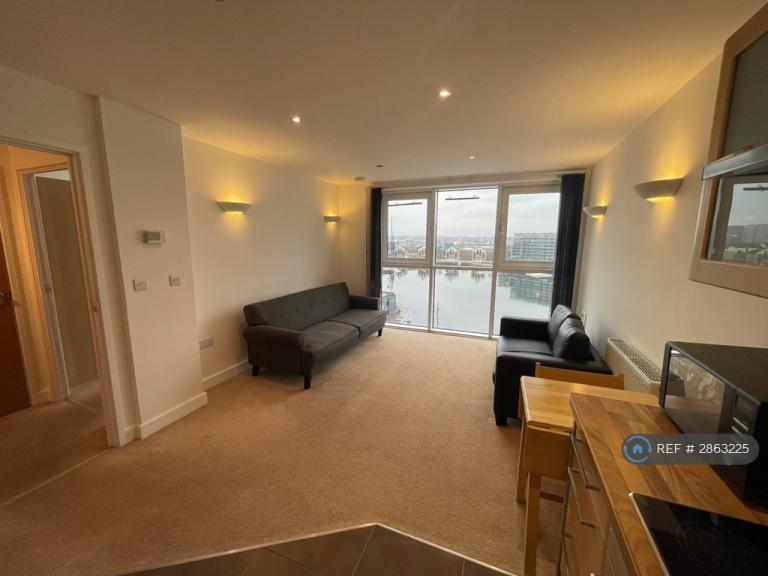1 bedroom flat in Adriatic Apartments, London, E16 (1 bed) (#2863225)