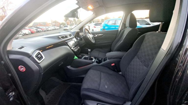 2016 Nissan Qashqai 1.5 dCi N-Connecta 5dr HATCHBACK Diesel Manual