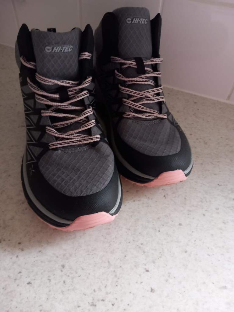 Ladies Boots.