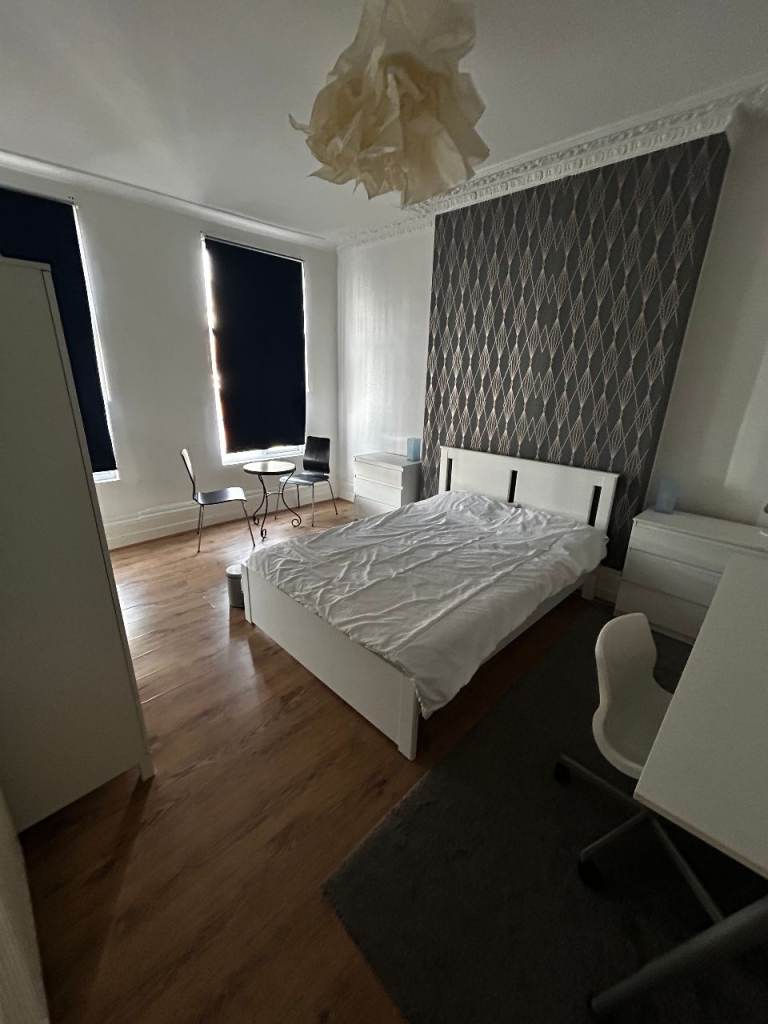 Double Room to Rent in flatshare - Latimer Road, North Kensington, W10 6RD - All bills included