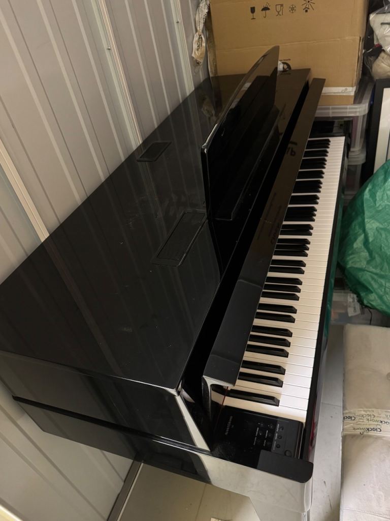 Yamaha AvantGrand N1 Hybrid Digital Piano — Polished Ebony — Excellent Condition