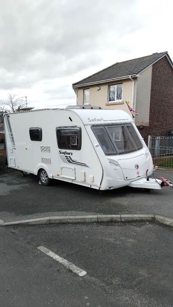 BARGAIN.  2011 2 BERTH  SWIFT SAFARI 230. 1 OWNER. + ALL ACCESSORIES INCLUDED 