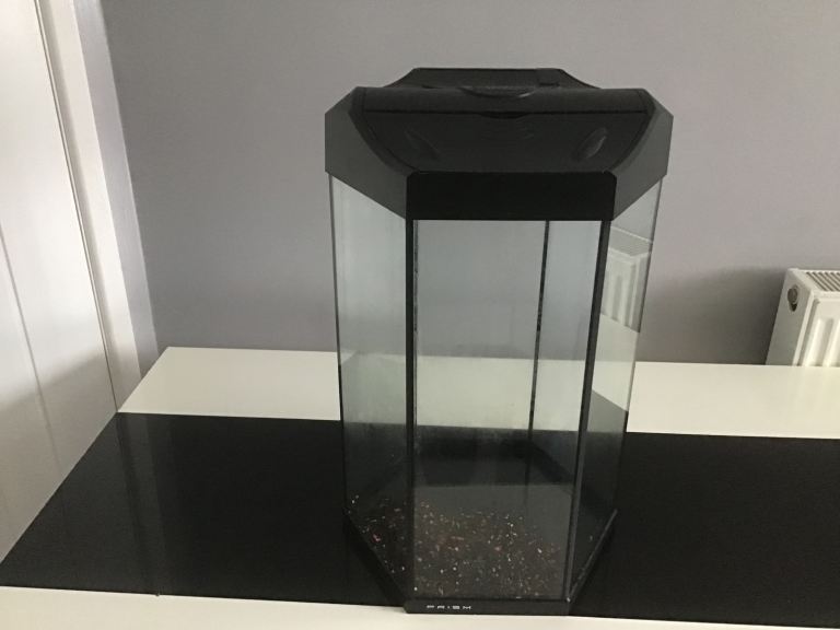 Hexaganol fish tank