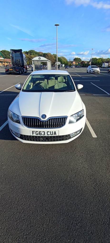 Skoda, OCTAVIA, Hatchback, 2013, Semi-Auto, 1968 (cc), 5 doors