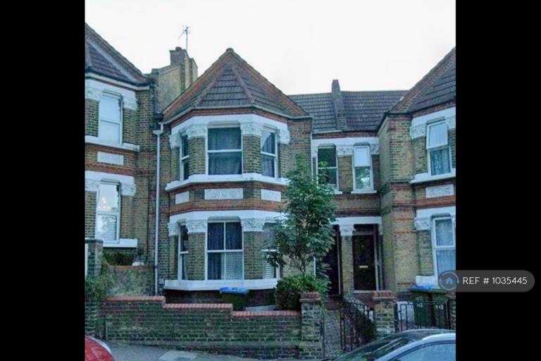 3 bedroom house in Griffin Road, London, SE18 (3 bed) (#1035445)