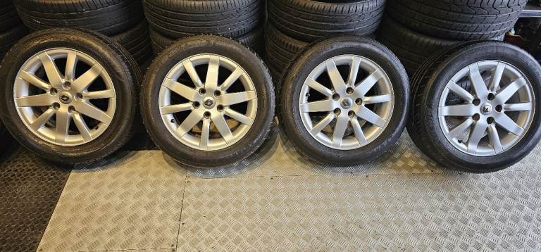 Renault Genuine 16 alloy wheels + 4 x tyres 205 55 16