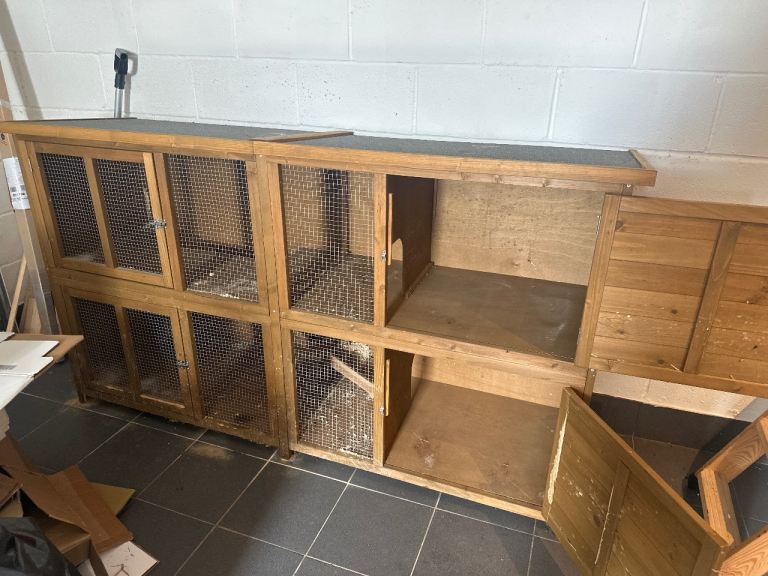 Extra Large Rabbit Hutch 