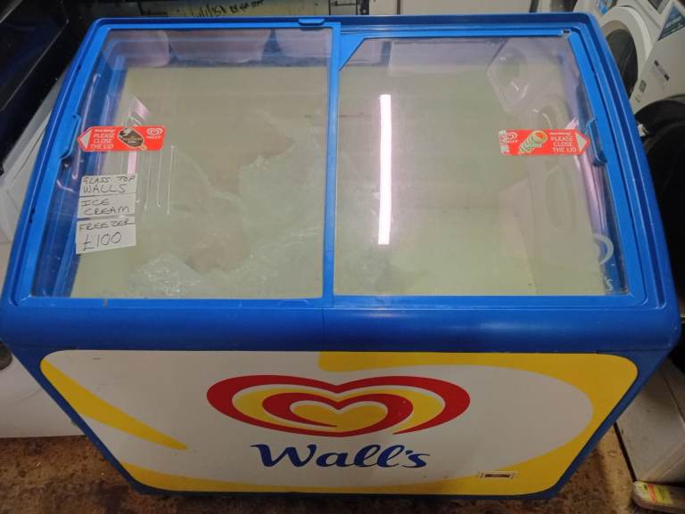 ICE CREAM GLASS TOP WALLS FREEZER IN EXCELLENT CONDITION 