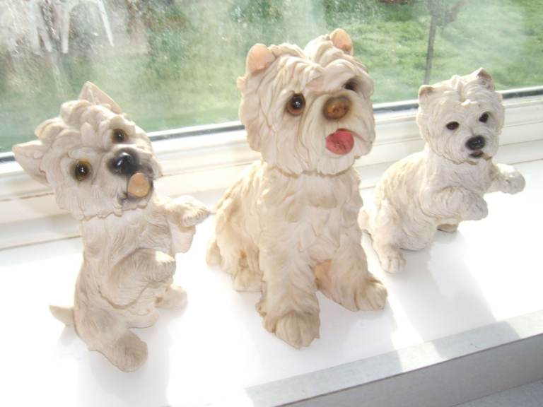 3 x RESIN WEST HIGHLAND TERRIERS / SCOTTIE DOG FIGURINES.  (Tallest 7")