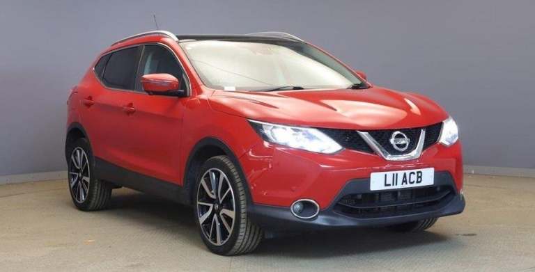 2015 Nissan Qashqai 1.6 dCi Tekna 5dr Xtronic HATCHBACK DIESEL Automatic