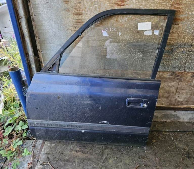 Land Cruiser Passenger Front Left Door 100 Series SPARES OR REPAIRS Landcruiser