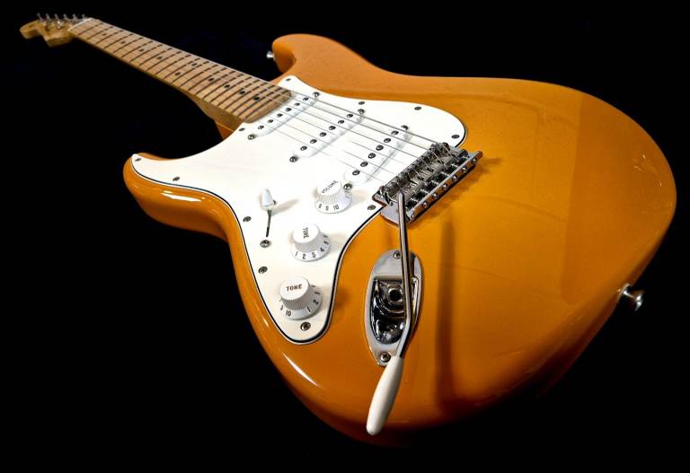 Fender LH Player Stratocaster Electric Guitar Orange & Gig Bag 