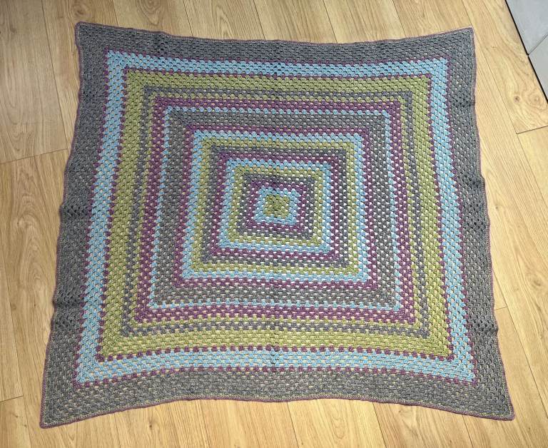 Vintage Hand Knitted Muted Tone Grey Lilac Green Wool Throw Granny Blanket 115cm