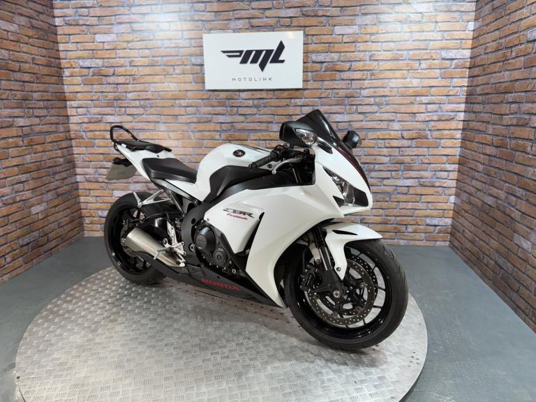 Honda CBR1000rr FIREBLADE - NEW MOT - NATIONWIDE DELIVERY
