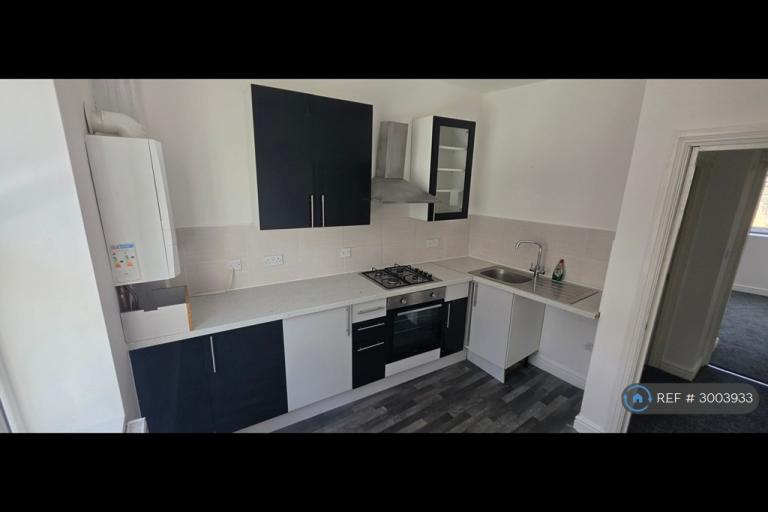 2 bedroom flat in Crown St, Northwich, CW9 (2 bed) (#3003933)