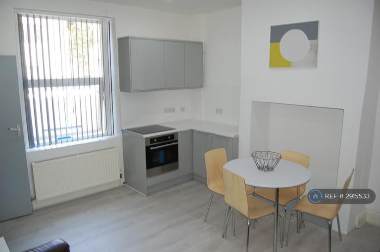 4 bedroom house in Manchester Road, Huddersfield, HD1 (4 bed) (#2915533)