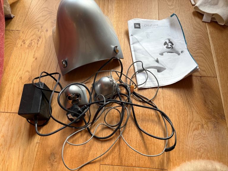 JBL self powered satellite speakers and subwoofer 