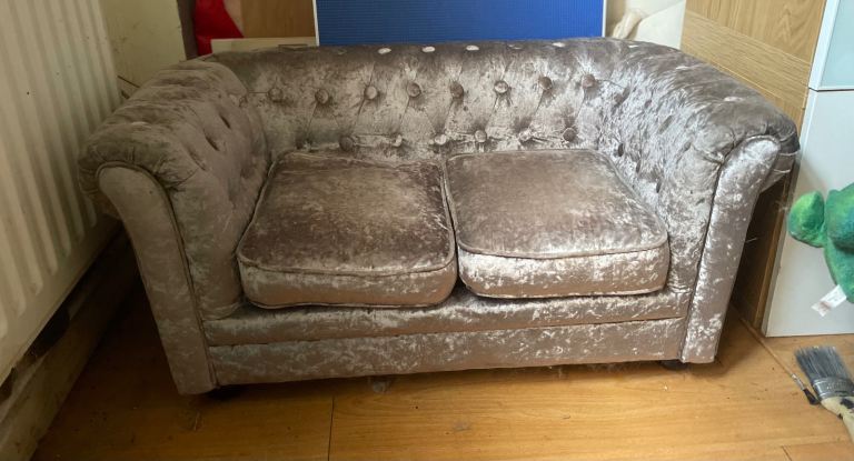 Chesterfield style kids/pet sofa 
