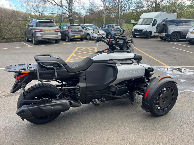 2025 Can-Am Canyon 1330cc 6 speed semi automatic Spyder trike