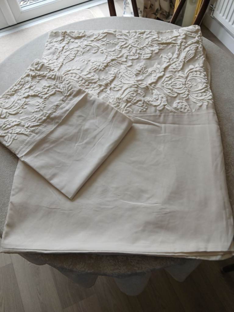 Brand new single quilt cover set.