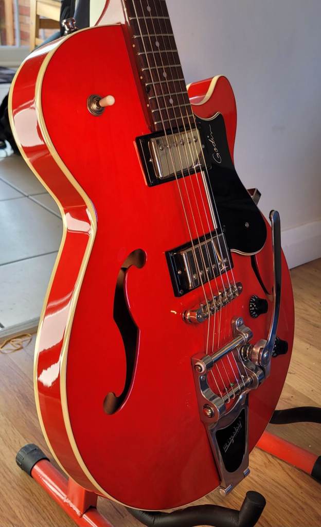 GODIN MONTREAL PREMIER THINLINE SEMI HOLLOW BODY ELECTRIC GUITAR WITH BIGSBY TREM