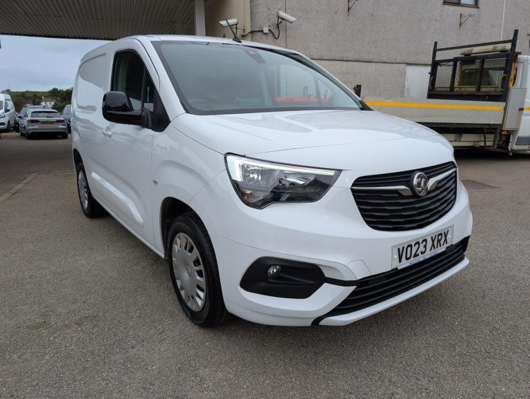 VAUXHALL COMBO 1.5 Turbo D 2300 Pro *high Spec Van* 2023