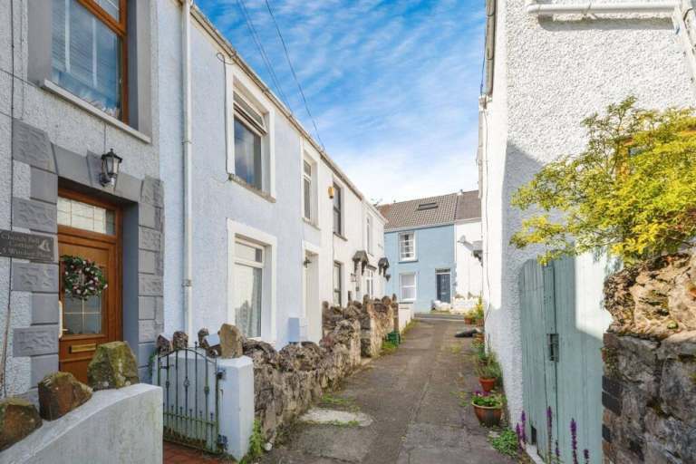 2 bed home for rent Mumbles 