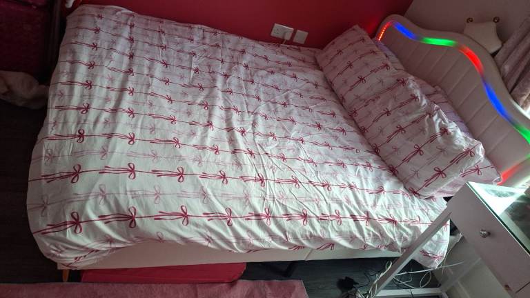 Princess bed with light up headboard no mattress