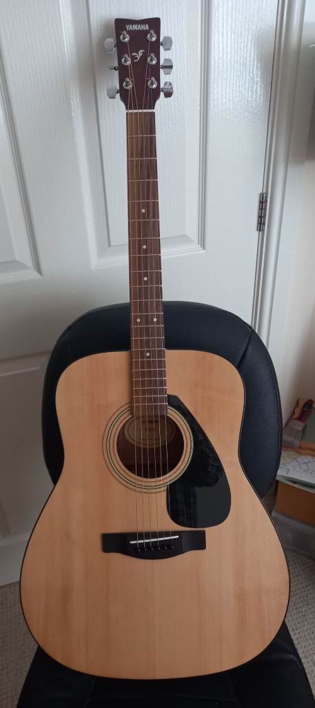 Yamaha F310 Acoustic Guitar