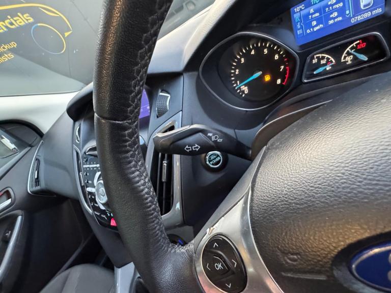 2013 Ford Focus 1.0 125 EcoBoost Titanium Navigator 5dr HATCHBACK PETROL Manual