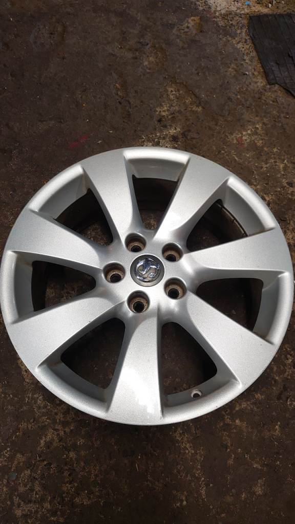 For sale vauxhall astra gtc alloy wheels 
