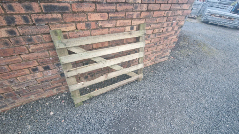 8 x new 4ft wooden sheep hurdles farm livestock tractor 