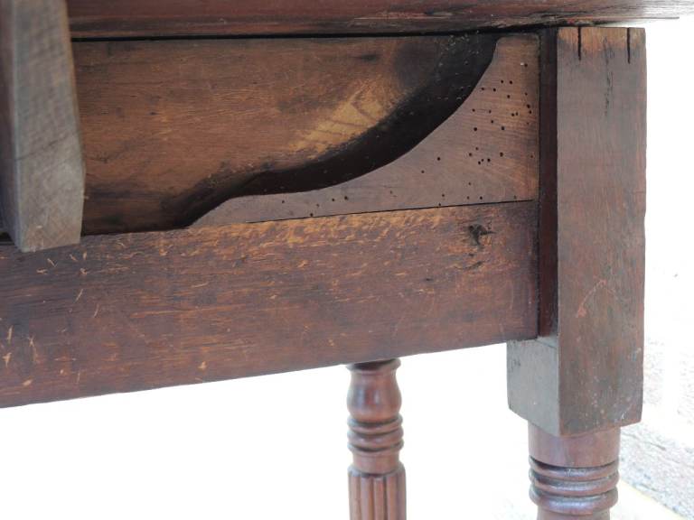 Victorian Antique Side Table (UK Drelivery)