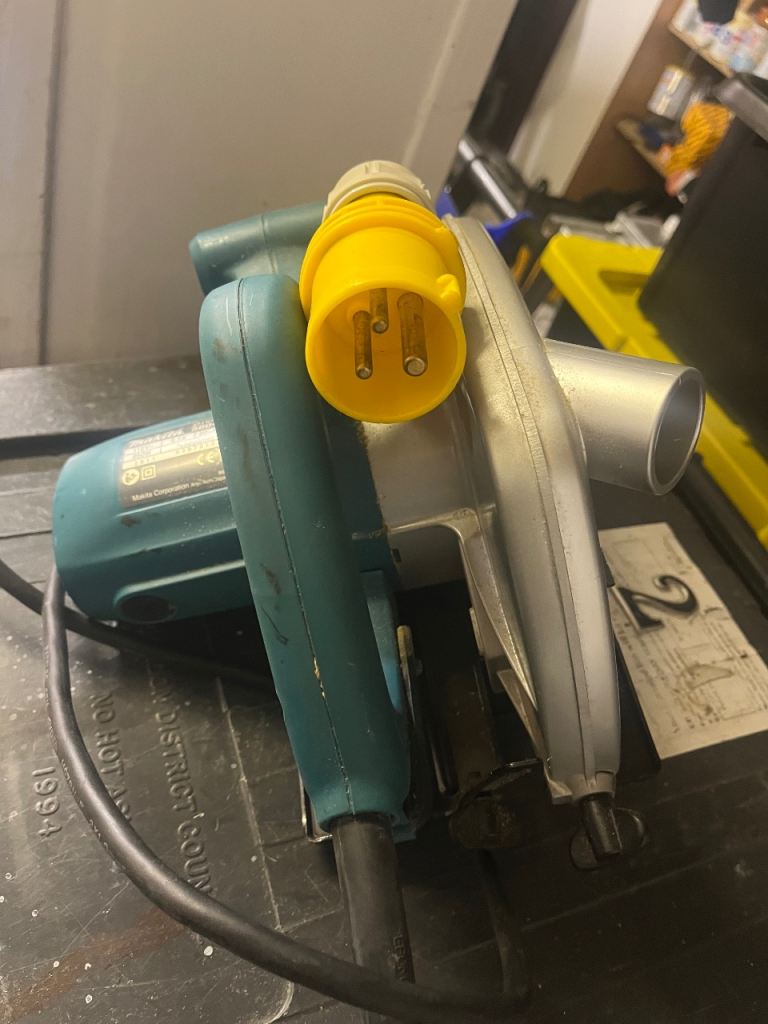Makita 110 volt circular saw