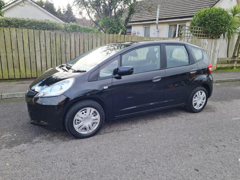 Beautiful Black 30th August 2014 Honda Jazz i Vtec 1198 cc One Years Mot One Lady Owner From New
