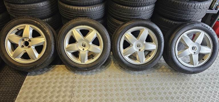 Renault Genuine 16 alloy wheels + 4 x tyres 205 55 16